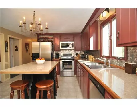 76 New Rd, Exeter, RI 02822 photo 4