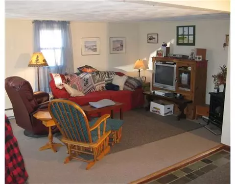 375 Chapmans Ave, Warwick, RI 02886 photo 6
