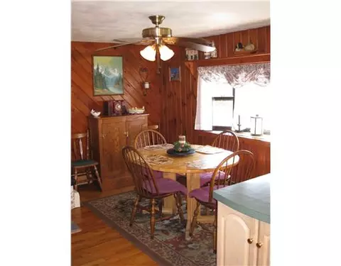 375 Chapmans Ave, Warwick, RI 02886 photo 3