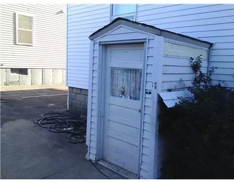 84 Barrows St, Providence, RI 02909 photo 3