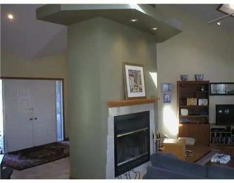 47 Jeannette Ct, Exeter, RI 02822 photo 3