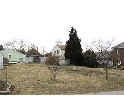 19 Summit Dr, Warren, RI 02885 photo 3