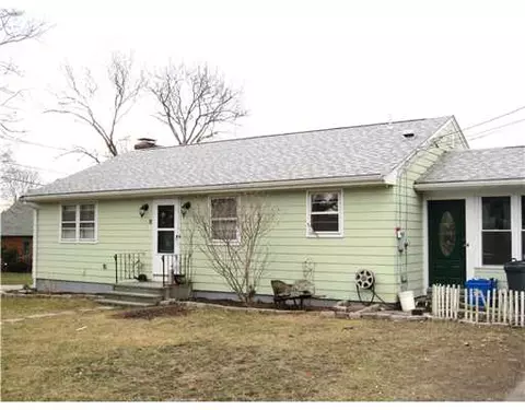 19 Summit Dr, Warren, RI 02885 photo 2