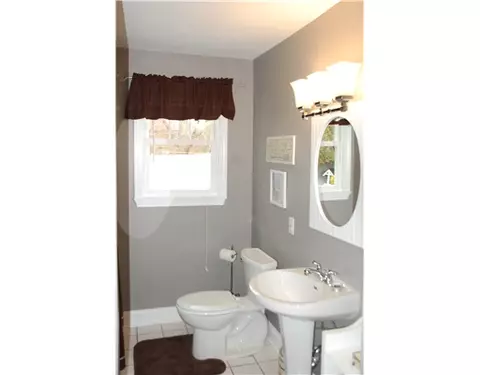 6 Arthur Ave, Warren, RI 02885 photo 6