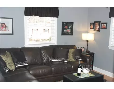 6 Arthur Ave, Warren, RI 02885 photo 4
