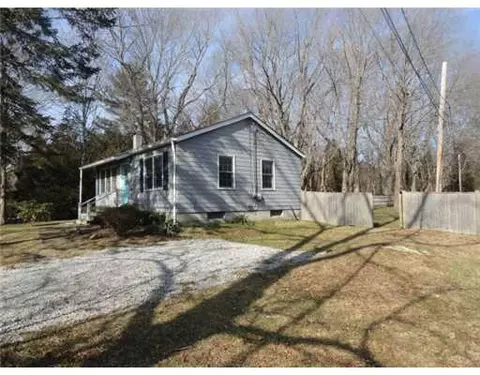 14 Maple Rd, Warren, RI 02885 photo 3