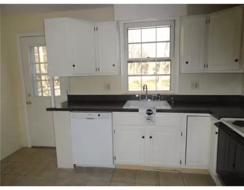 14 Maple Rd, Warren, RI 02885 photo 8