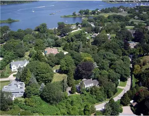 14 Nepun Rd, Westerly, RI 02891 photo 2