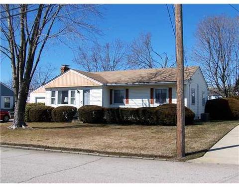 43 Commodore Ave, Warwick, RI 02888 photo 2