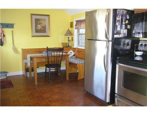 94 Massasoit Dr, Warwick, RI 02888 photo 5