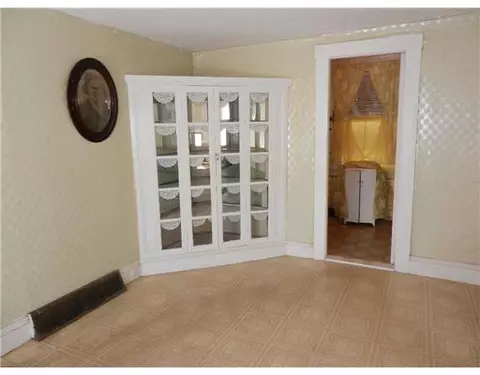 79 Lloyd Ave, Warwick, RI 02889 photo 8