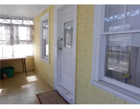 79 Lloyd Ave, Warwick, RI 02889 photo 4
