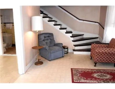 79 Lloyd Ave, Warwick, RI 02889 photo 6