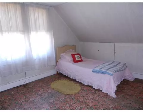 79 Lloyd Ave, Warwick, RI 02889 photo 12