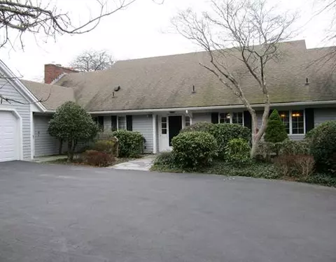 100 Briarcliff Ave, Warwick, RI 02889 photo 1