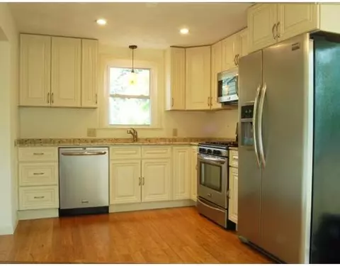 44 Webster St, Warwick, RI 02889 photo 3