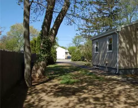44 Webster St, Warwick, RI 02889 photo 6