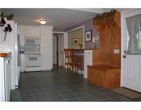 24 Clayton Rd, Warwick, RI 02886 photo 5