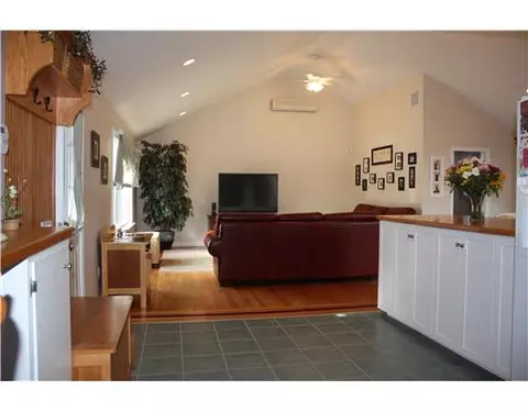 24 Clayton Rd, Warwick, RI 02886 photo 7