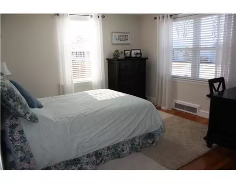 24 Clayton Rd, Warwick, RI 02886 photo 9