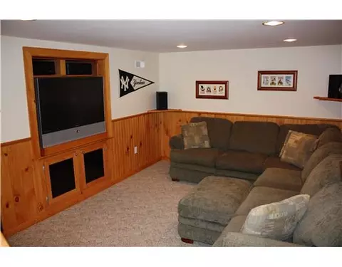 24 Clayton Rd, Warwick, RI 02886 photo 8