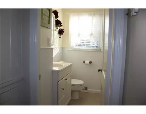 24 Clayton Rd, Warwick, RI 02886 photo 12