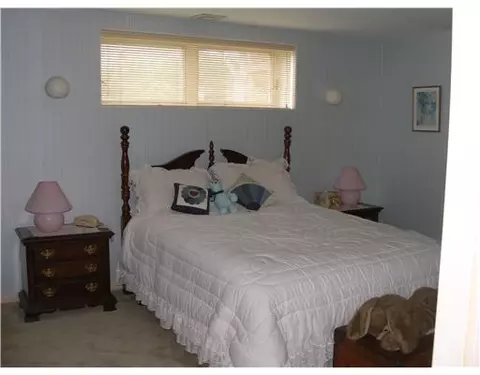 21 Tobin Ln, Bristol, RI 02809 photo 11