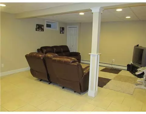 24 Casino Ave, Mapleville, RI 02839 photo 6