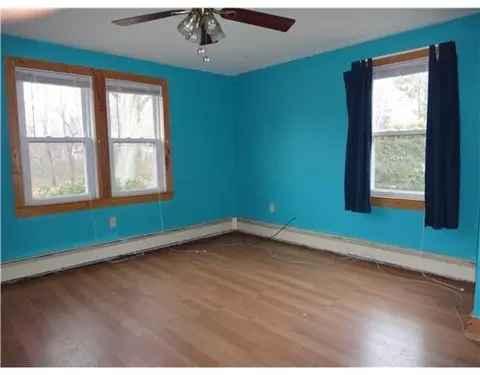 40 Dixie Ave, Warwick, RI 02889 photo 4