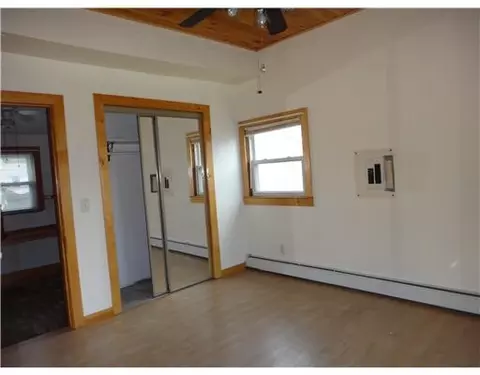 40 Dixie Ave, Warwick, RI 02889 photo 2