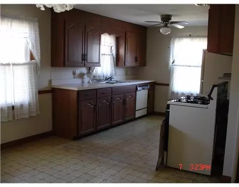 168 Patton Rd, Woonsocket, RI 02895 photo 4