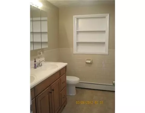 28 Crocus St, Warwick, RI 02886 photo 10