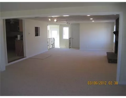 28 Crocus St, Warwick, RI 02886 photo 9