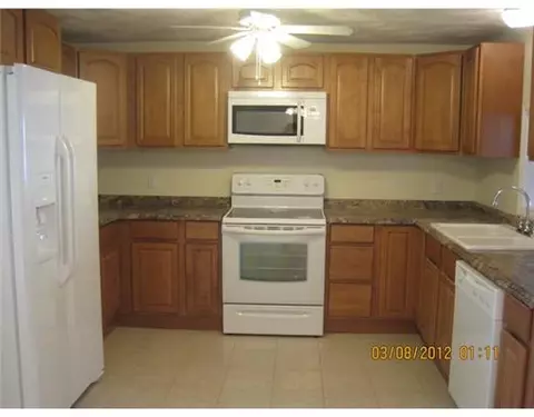 28 Crocus St, Warwick, RI 02886 photo 5