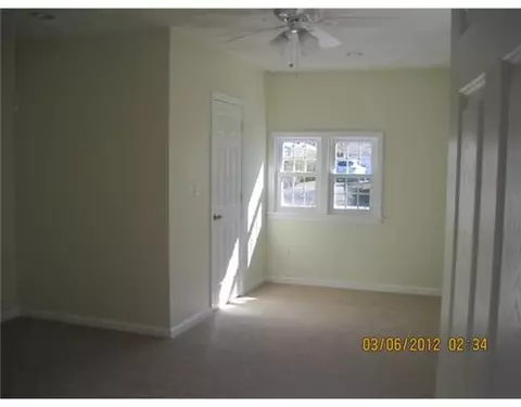 28 Crocus St, Warwick, RI 02886 photo 7