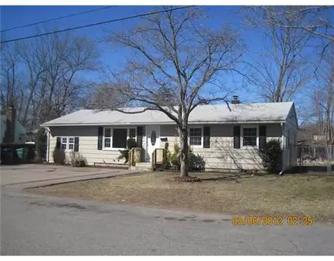 28 Crocus St, Warwick, RI 02886 photo 1