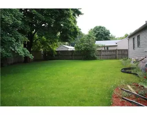 46 Amherst Rd, Warwick, RI 02889 photo 2
