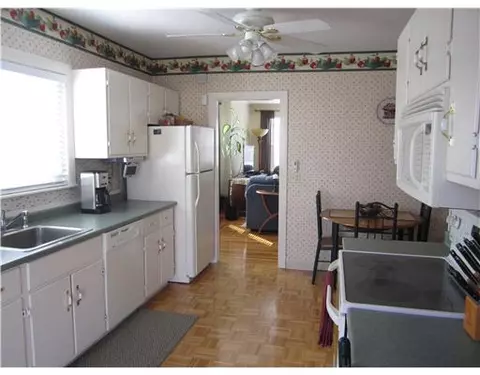 58 Newfield Ave, Warwick, RI 02888 photo 8