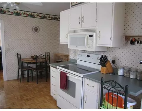 58 Newfield Ave, Warwick, RI 02888 photo 9