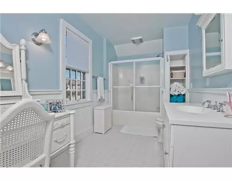 23 William Dr, Middletown, RI 02842 photo 8