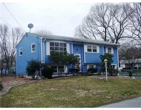 116 Stanfield St, Warwick, RI 02889 photo 1