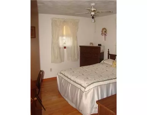 116 Stanfield St, Warwick, RI 02889 photo 8
