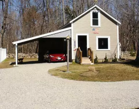 26 Maple St, Coventry, RI 02816 photo 3