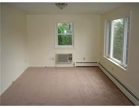 83 Carey Ct, Woonsocket, RI 02895 photo 6