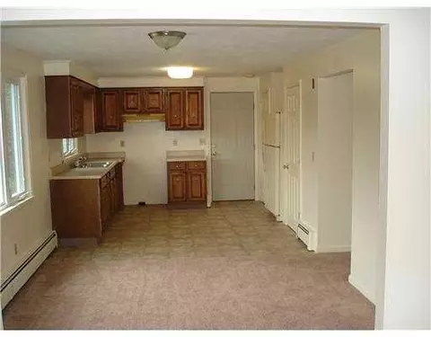 83 Carey Ct, Woonsocket, RI 02895 photo 7
