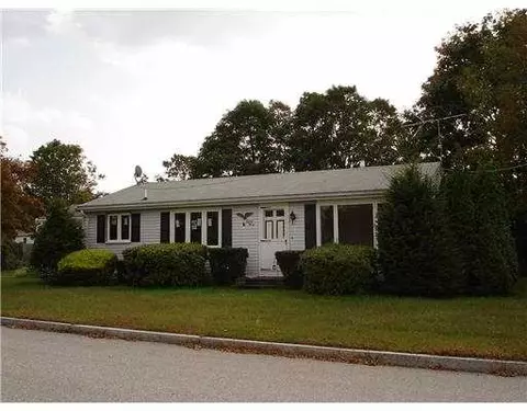 83 Carey Ct, Woonsocket, RI 02895 photo 1