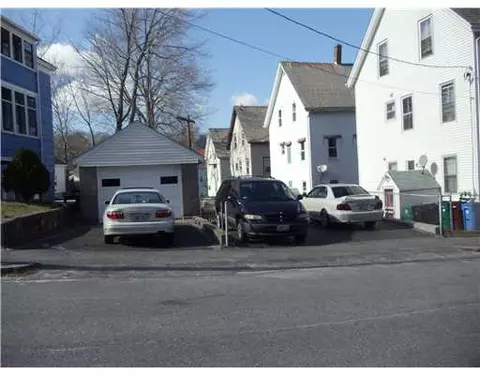 65 Rockland Ave, Woonsocket, RI 02895 photo 2