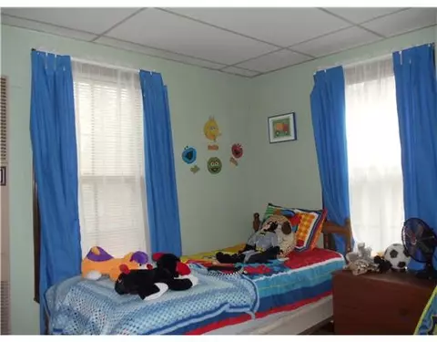 65 Rockland Ave, Woonsocket, RI 02895 photo 8
