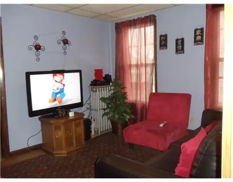 65 Rockland Ave, Woonsocket, RI 02895 photo 9