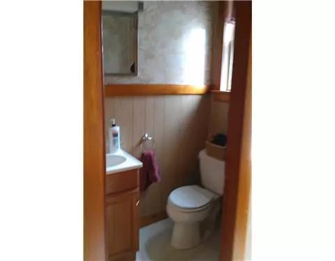 38 Glen Rd, Woonsocket, RI 02895 photo 13